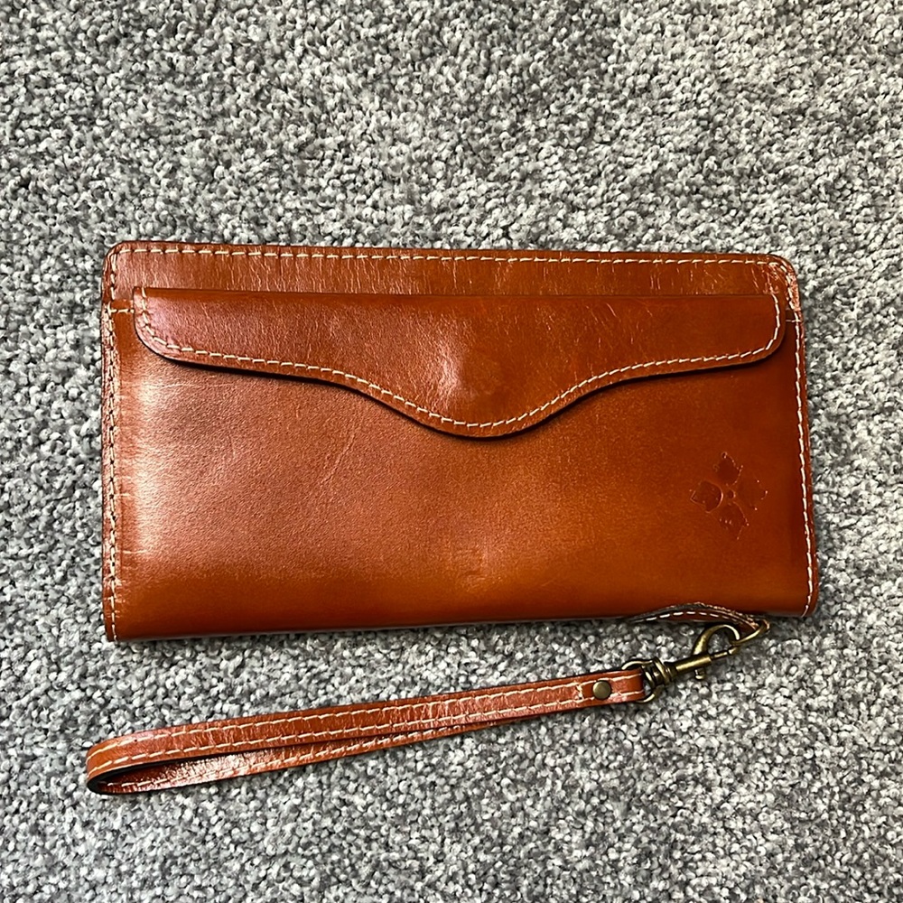 Patricia Nash Valentia Leather Wallet